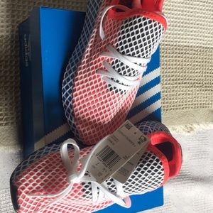 Adidas Deerupt Runner J - kids size 4.5